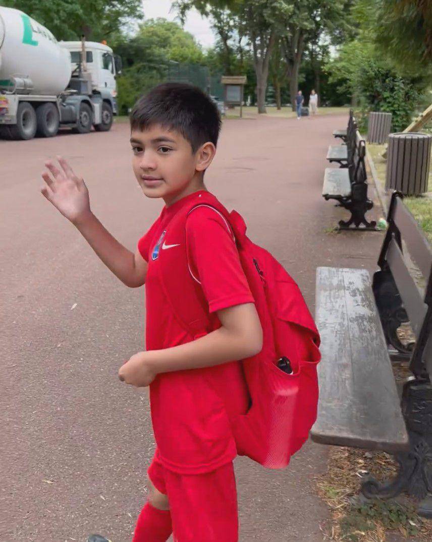 anak Carissa Puteri ikut summper camp PSG Academy (instagram.com/carissa_puteri)