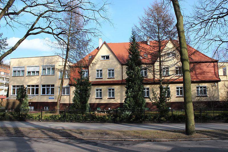 Adam Mickiewicz University (commons.wikimedia.org/Azymut)