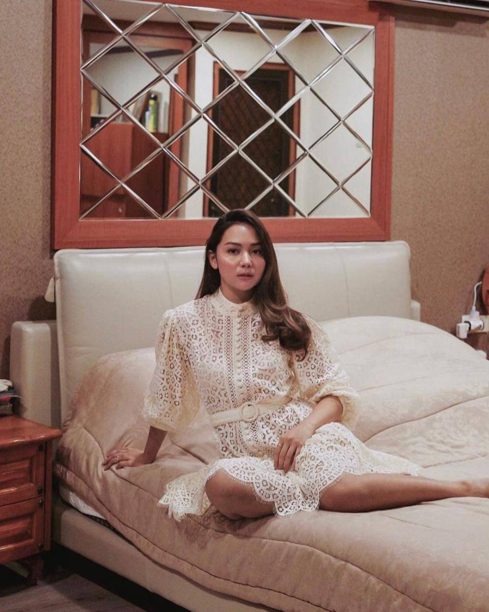 inspirasi outfit earth tone ala Jasmine Nadiko (instagram.com/jasminenadiko)