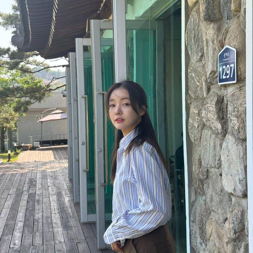 Moon Ji In (instagram.com/moonjiin_actress)