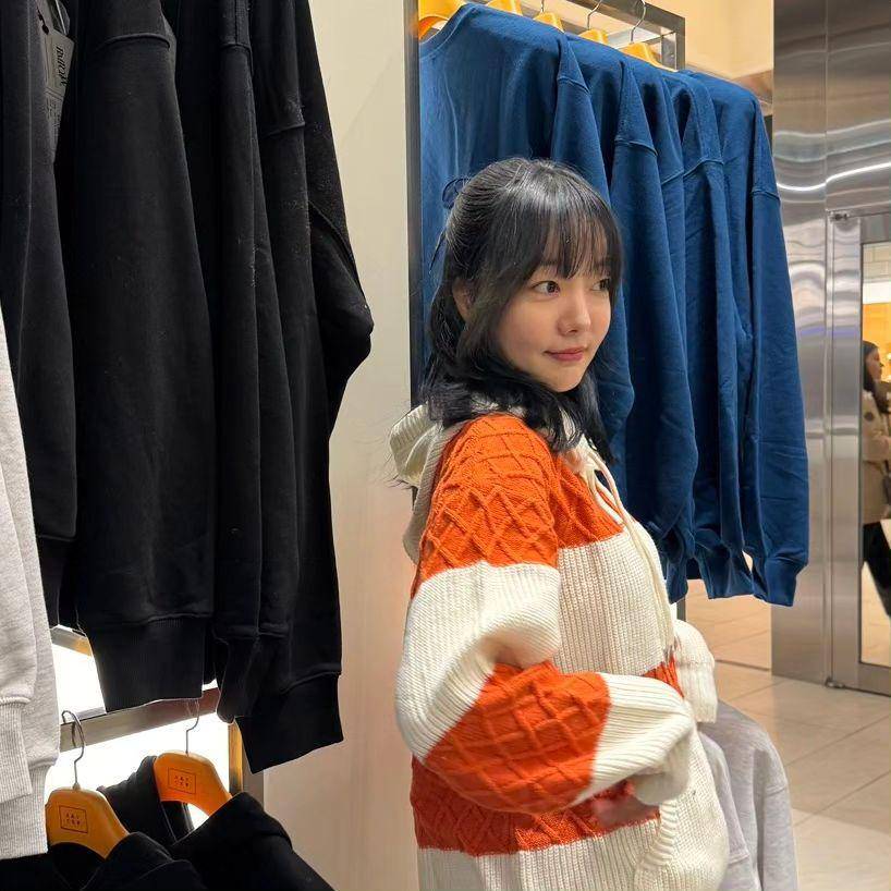 Moon Ji In (instagram.com/moonjiin_actress)
