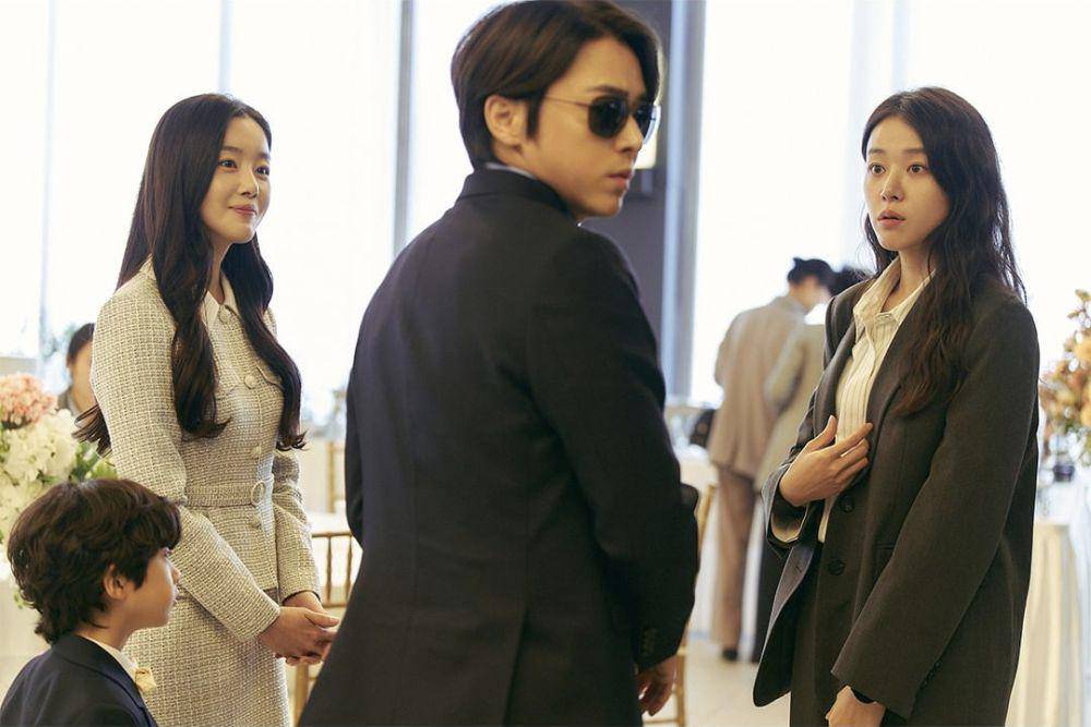cuplikan Han Sun Hwa, Jo Jung Suk, dan Lee Ju Myoung di film Pilot (instagram.com/lotteent.movie)