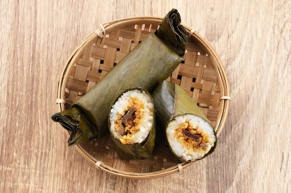 ilustrasi lemper isi abon (vecteezy.com/Tyas Indayanti)