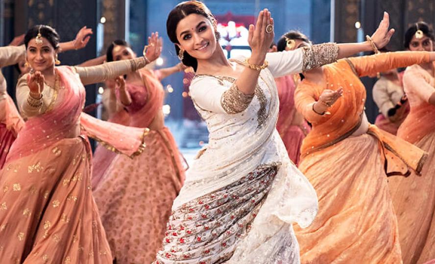 10 Film Bollywood dengan Scene Pernikahan Terbaik, Megah dan Epik!