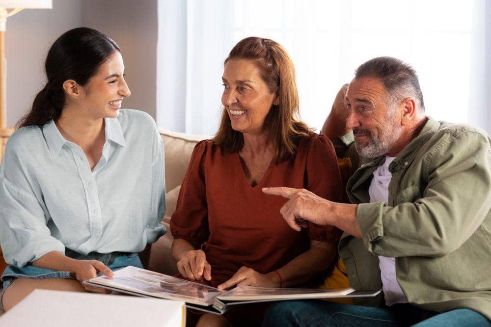 ilustrasi menantu dan mertua (freepik.com/freepik)