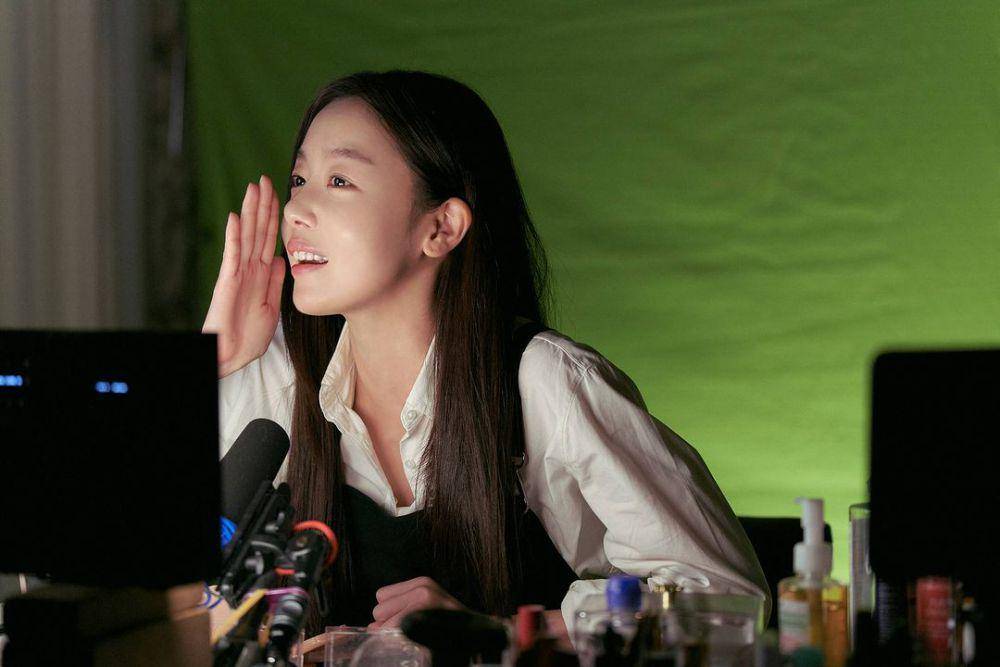 cuplikan Han Sun Hwa di film Pilot (instagram.com/lotteent.movie)