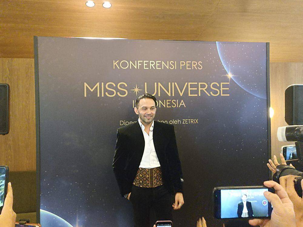 Konferensi National Director Miss Universe Indonesia 2024, Teuku Jordan Zacky A di Antarasa, One Satrio. 18 Juli 2024. (IDN Times/M. Tarmizi Murdianto)