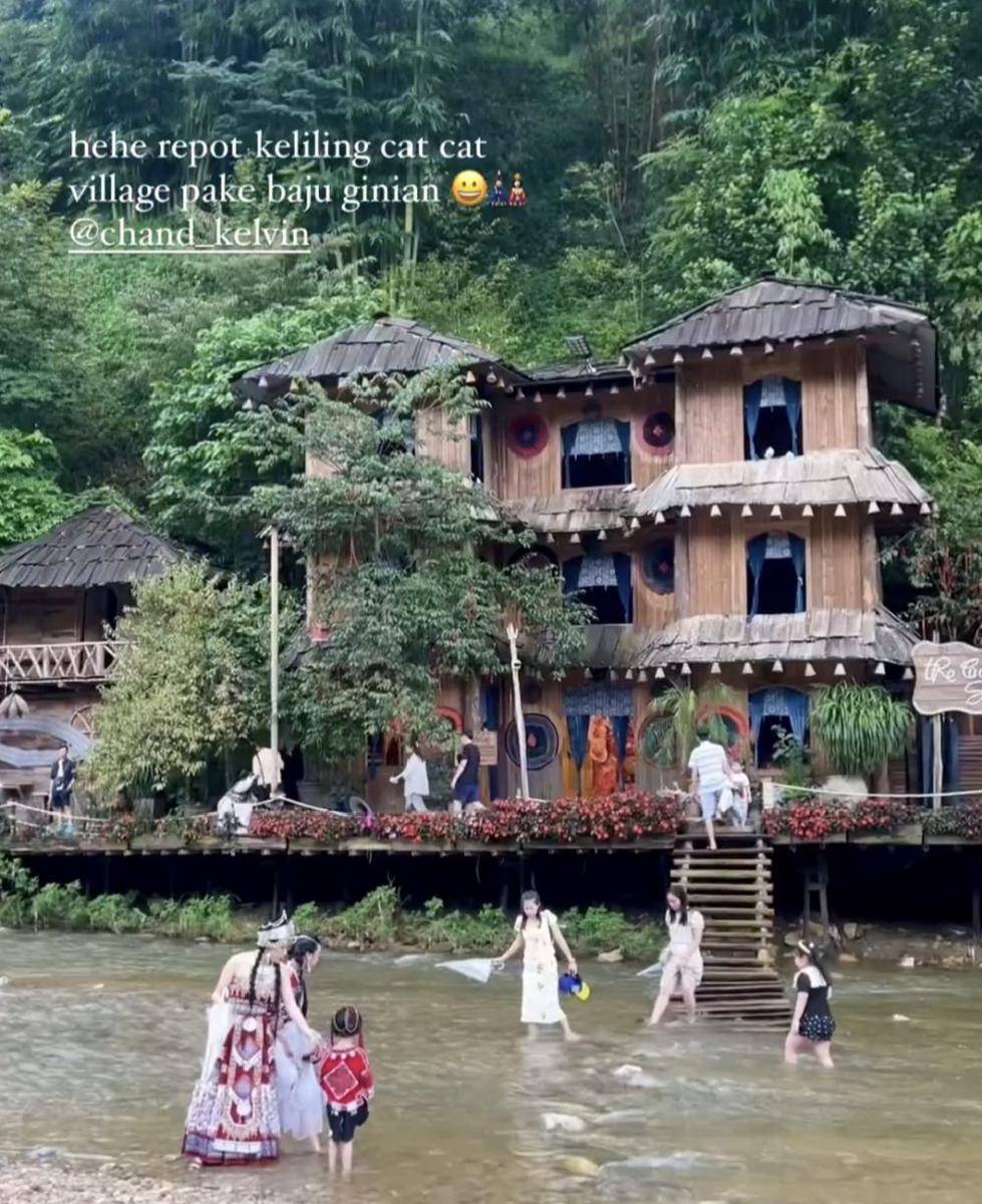 potret Chand Kelvin dan istri pakai baju tradisional Vietnam (instagram.com/deasahirah)