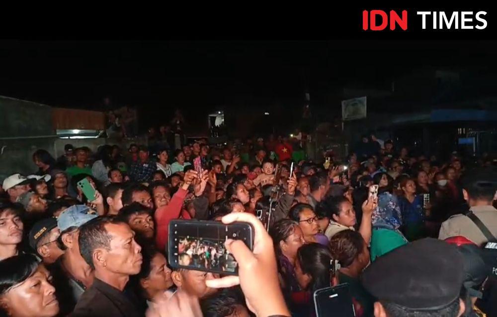 Rekonstruksi di Rumah Wartawan Karo, Ada Orang Melempar Batu