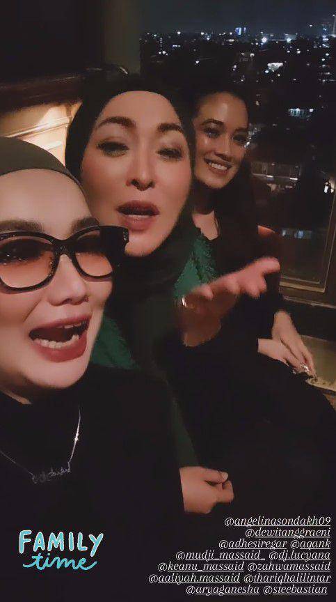 kumpul keluarga Aaliyah Massaid (Instagram.com/angelinasondakh09)