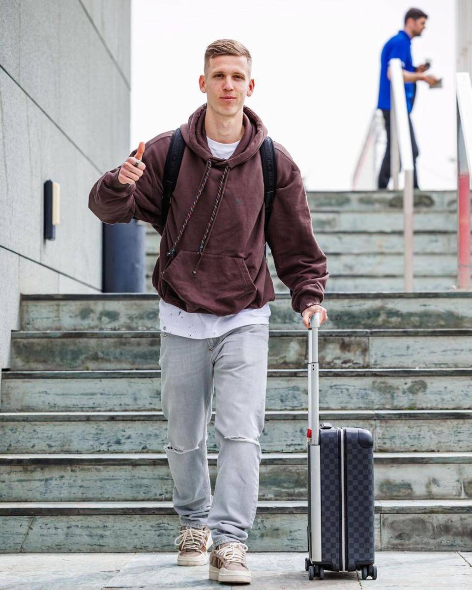 ide outfit kasual ala Dani Olmo (instagram.com/daniolmo)