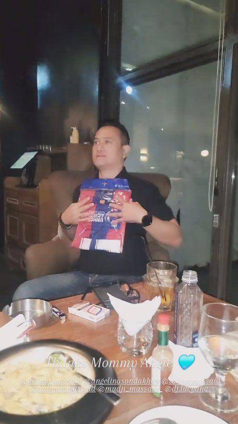 kumpul keluarga Aaliyah Massaid (Instagram.com/angelinasondakh09)