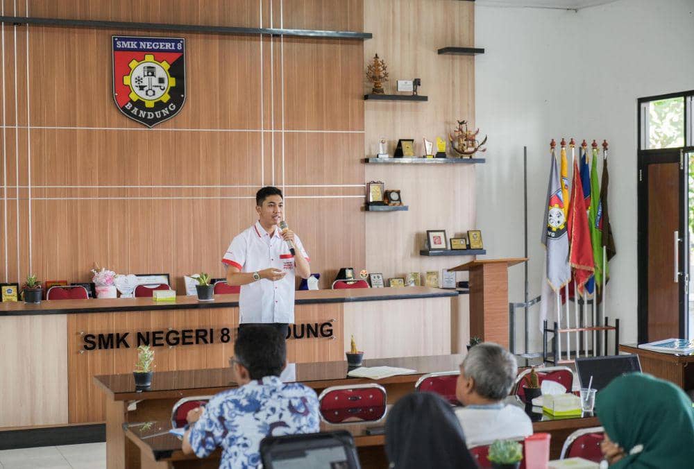 Materi public speaking yang disampaikan mengenai taktik menyampaikan materi ajar secara efektif, mengelola kelas berdasarkan karakter siswa, dan mengenal generasi Z (Dok. WINGS)