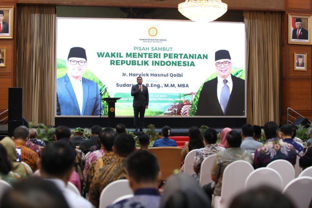 Hari Pertama Masuk Kerja, Wamentan Sudaryono Siap Dukung Swasembada