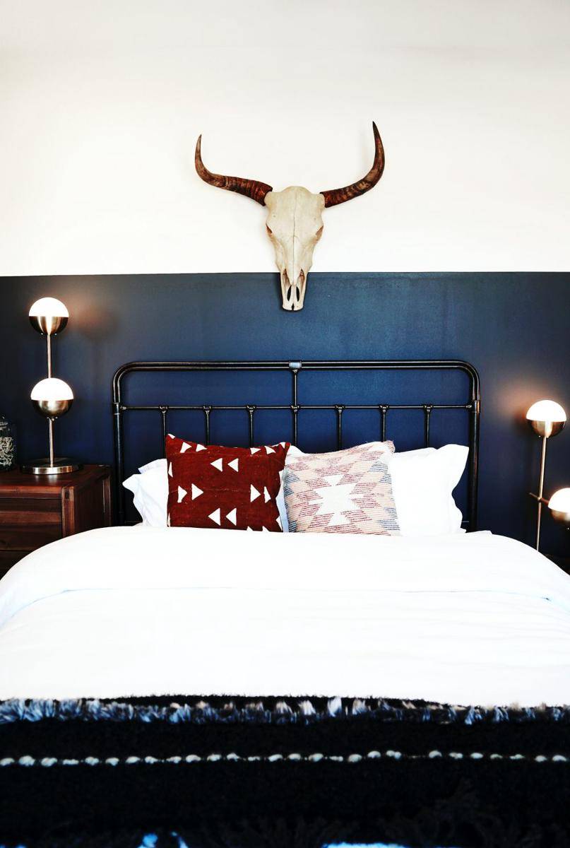 dekorasi kamar untuk kesan yang lebih elegan (unsplash.com/Josh Hemsley)