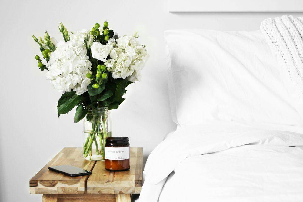dekorasi kamar untuk kesan yang lebih elegan (unsplash.com/ Logan Nolin)