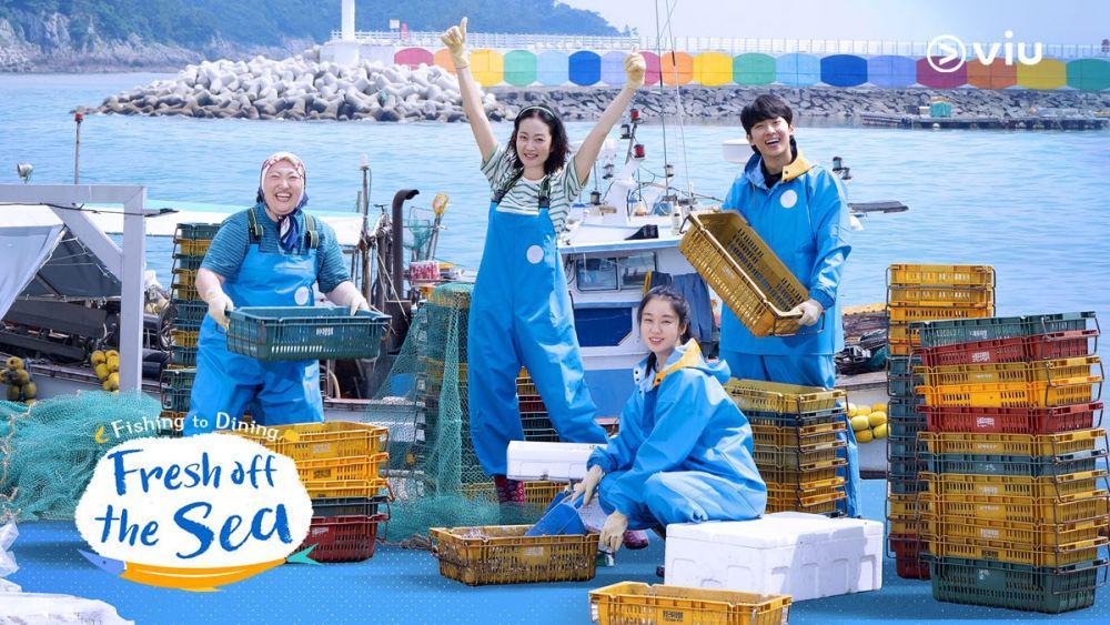 9 Potret Variety Show Korea Fresh of The Sea, Seru Menjala Ikan!