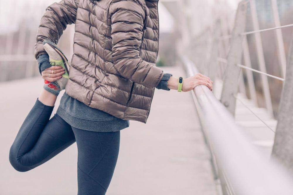 ilustrasi gerakan quadriceps stretch (pexels.com/Burst)