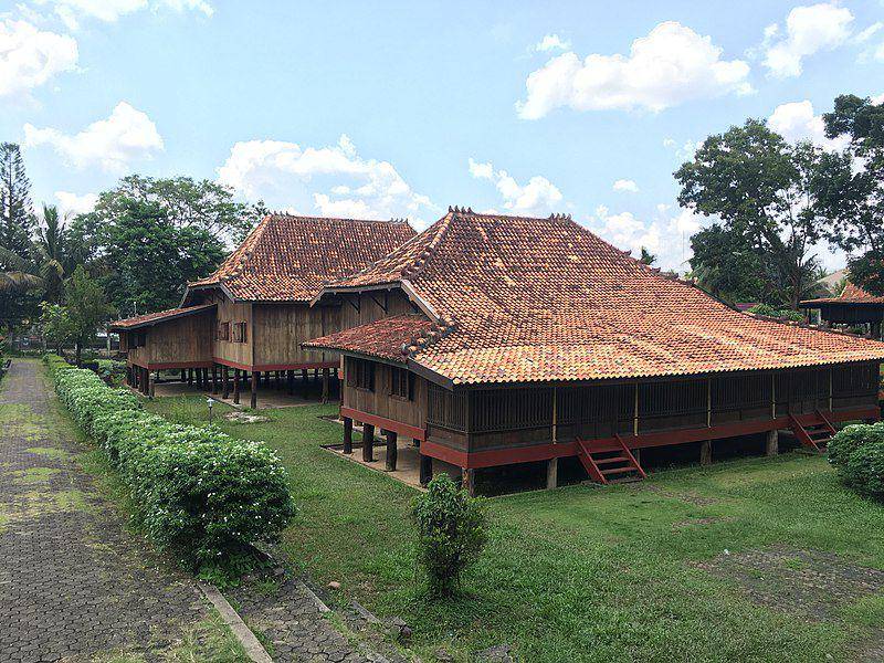 ilustrasi limas (commons.wikimedia.org/Fernando Tri Tanjung)