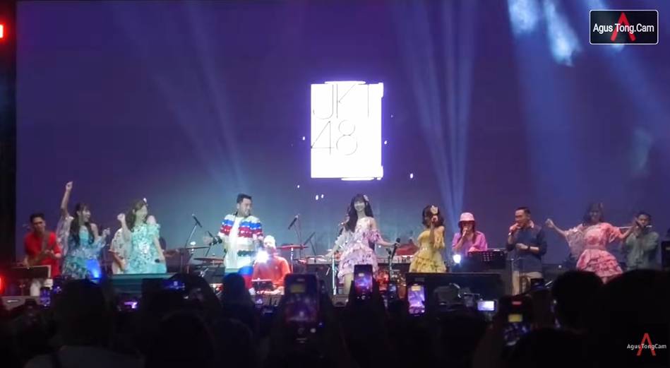 JKT48 dan Nassar (YouTube.com/Agus Tongcam)