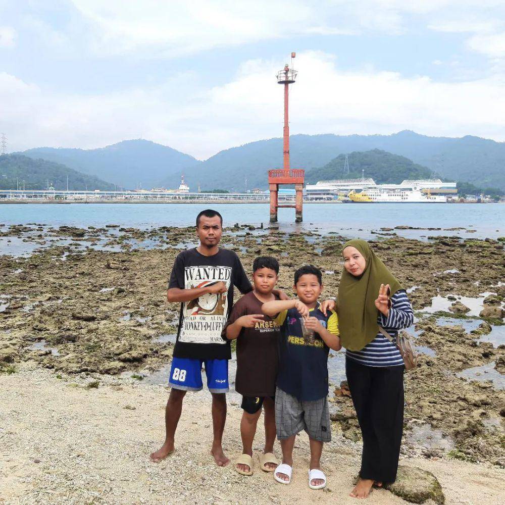 pantai di Pulau Merak Besar (instagram.com/kwawan784)