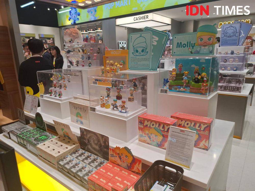 Potret Gerai Pertama Pop Mart di Indonesia pada Jumat (19/7/2024). IDN Times/Adyaning Raras
