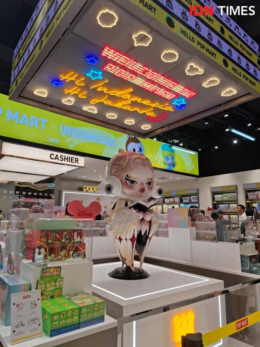 Potret Gerai Pertama Pop Mart di Indonesia pada Jumat (19/7/2024). IDN Times/Adyaning Raras