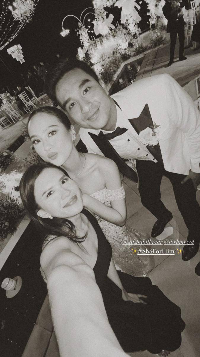 potret tamu artis di resepsi pernikahan Salshabilla Adriani (instagram.com/michellejoan_)