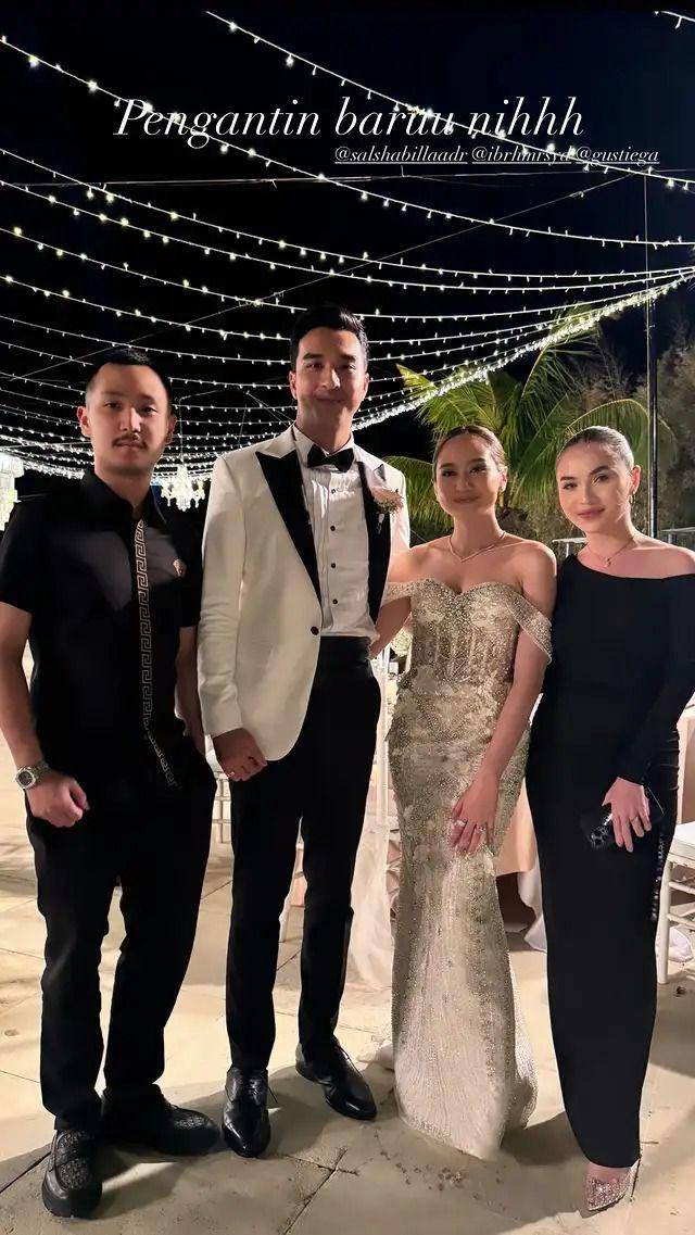 potret tamu artis di resepsi pernikahan Salshabilla Adriani (instagram.com/elinaaaaajoerg)