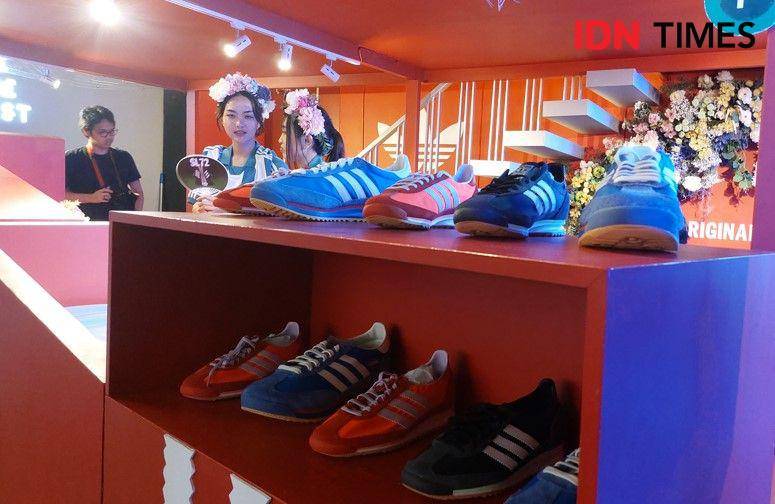 Menjajal Sepatu Lari untuk Traveling, Kenapa Tidak?