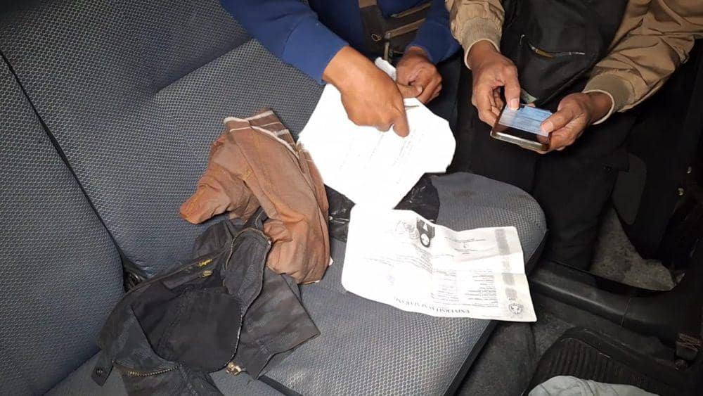 Dalam mobil ditemukan topi sekolah, ijazah perguruan tinggi hingga jam tangan perempuan. IDN Times/ Riyanto.