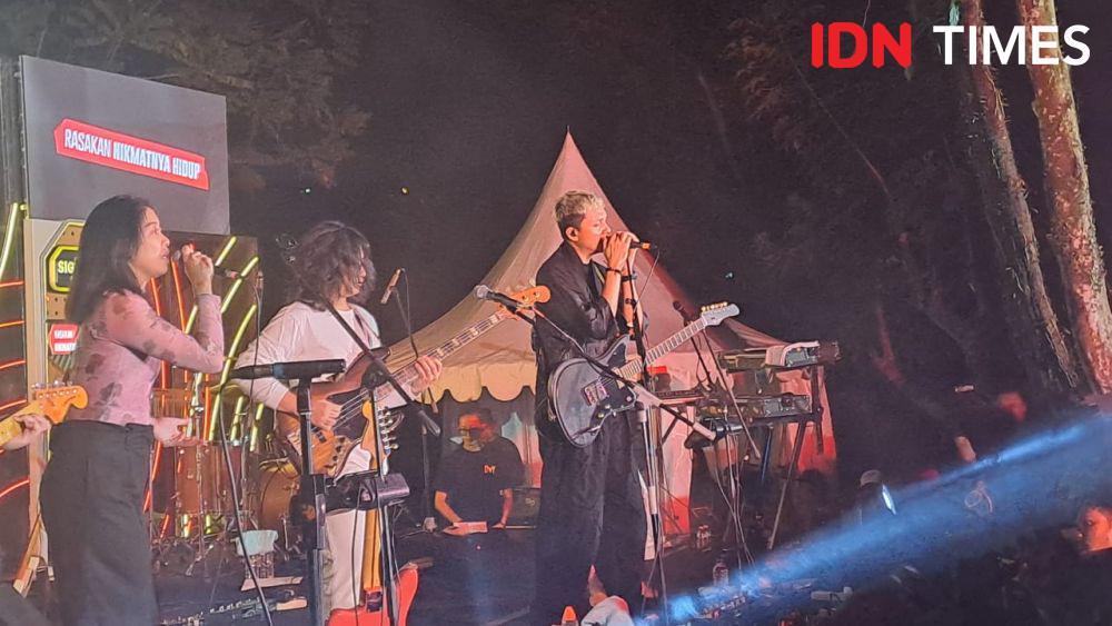Kolaborasi Efek Rumah Kaca x Barasuara Buat Pecah Kota Bandung