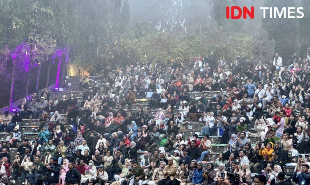 momen seru Jazz Gunung Bromo 2024 pada Sabtu (20/7/2024) (IDN Times/Elizabeth Chiquita)