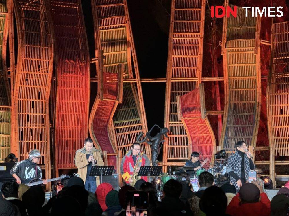 momen seru Jazz Gunung Bromo 2024 pada Sabtu (20/7/2024) (IDN Times/Elizabeth Chiquita)