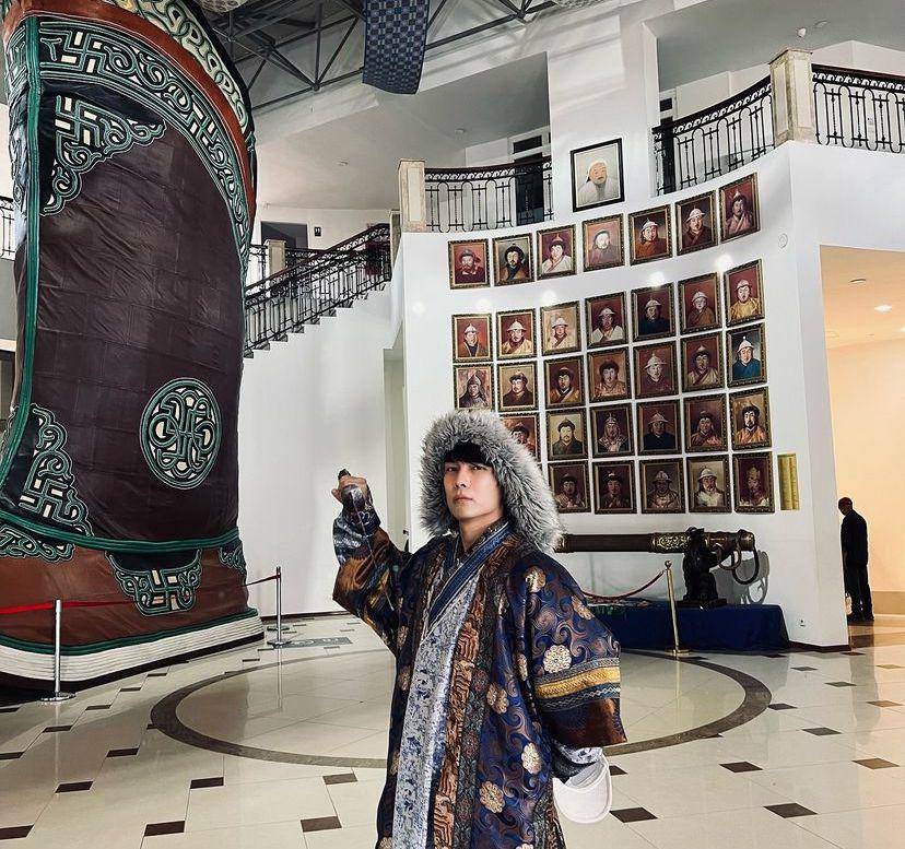 potret Mew Suppasit liburan di Mongolia (instagram.com/mewsuppasit)