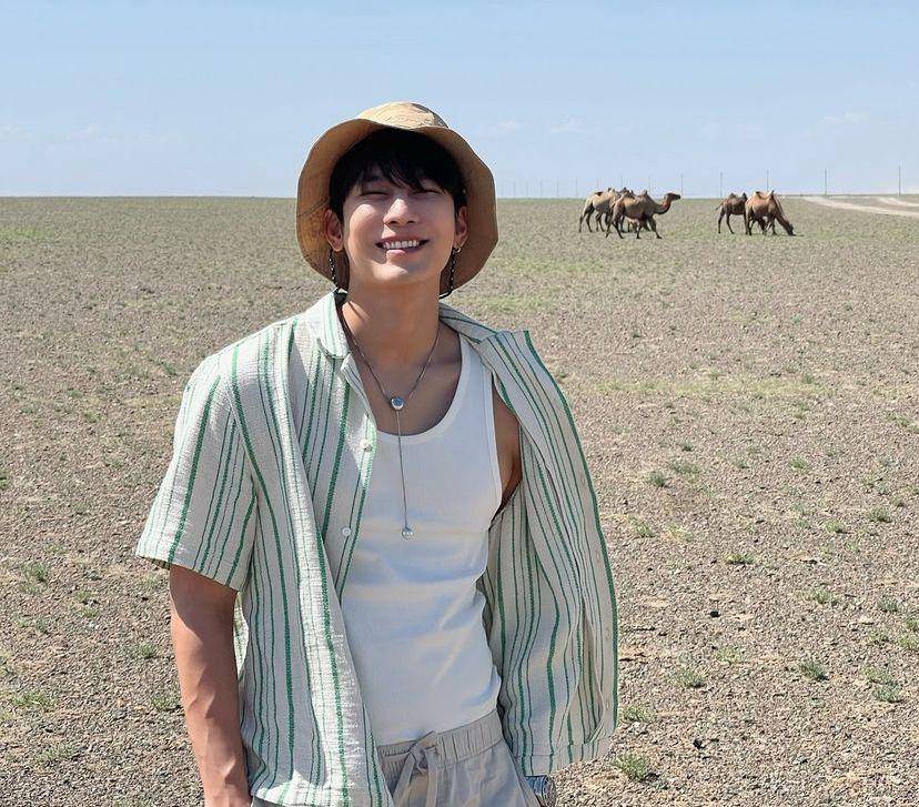 potret Mew Suppasit liburan di Mongolia (instagram.com/mewsuppasit)