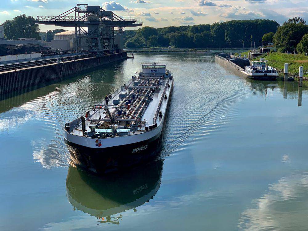 ilustrasi kapal tanker (pexels.com/orlando s.)