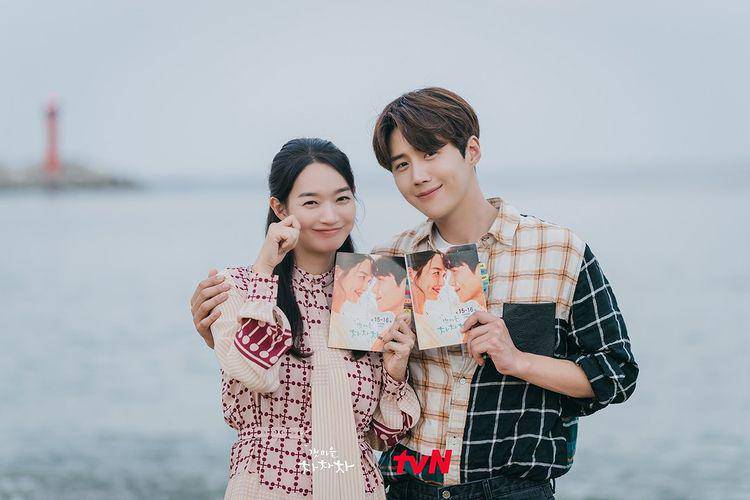 Shin Min Ah dan Kim Seon Ho (instagram.com/tvn_drama)