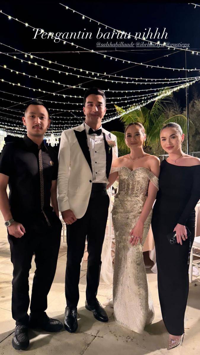 Style Artis dan Seleb di Pernikahan Salshabilla Adriani-Ibrahim. (instagram.com/stories/elinaaaaajoerg)