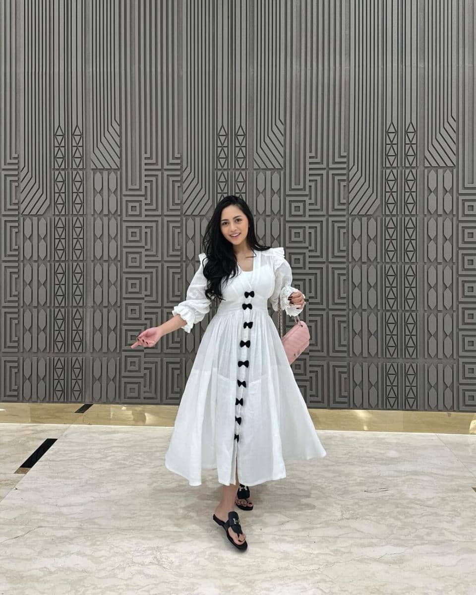 outfit Rachel Vennya (instagram.com/rachelvennya)