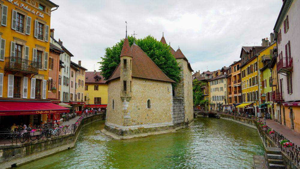 Annecy, Prancis (unsplash.com/aiden patrissi)