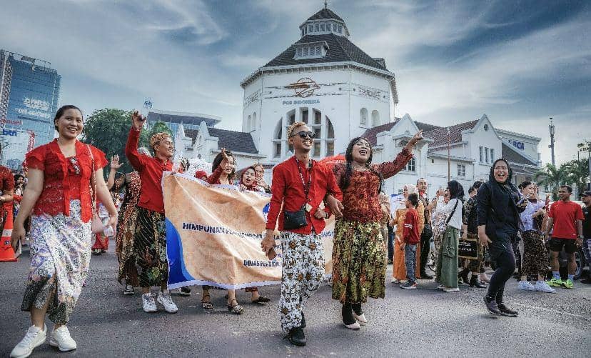 Meriahnya Parade Kebaya Nusantara, Diikuti Lebih dari 6.500 Peserta