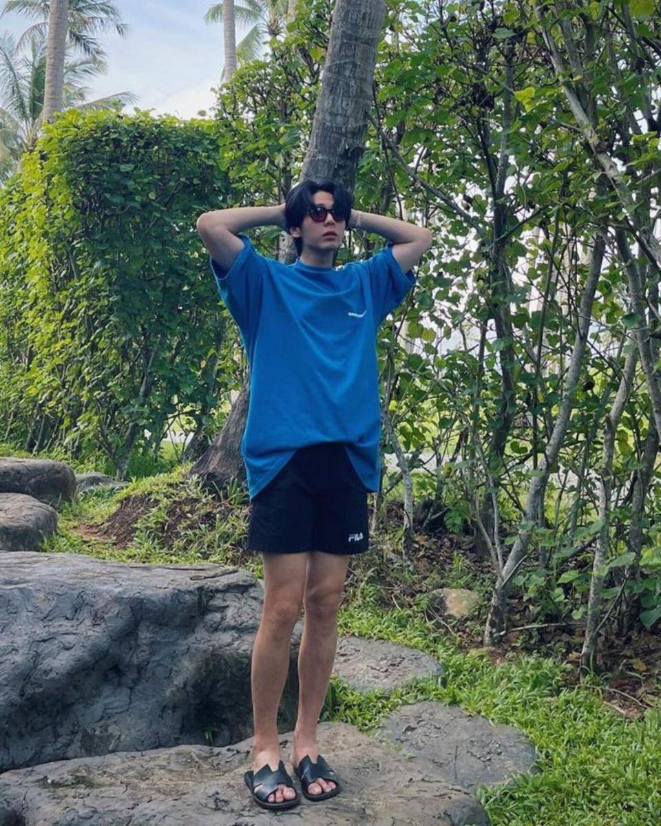 Up Poompat (instagram.com/uppoompat)