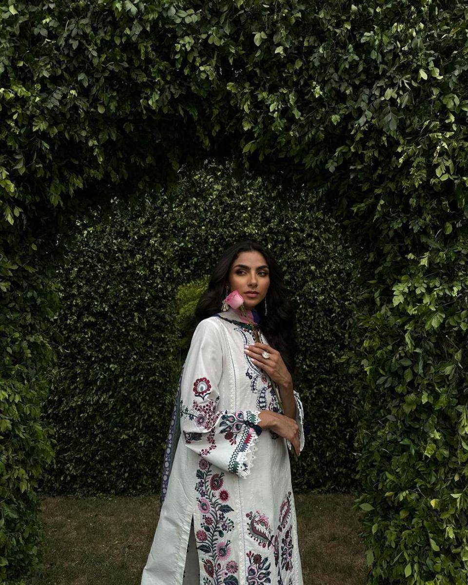 Potret Miss Universe Paksitan 2024 Noor Xarmina (Instagram.com/noorxarmina)