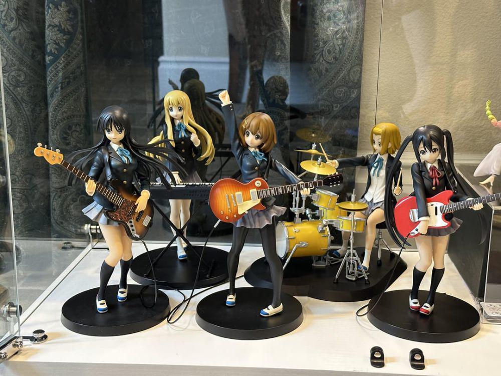 8 Koleksi Figur Aksi K-On!, Satu Band Lengkap Semua!
