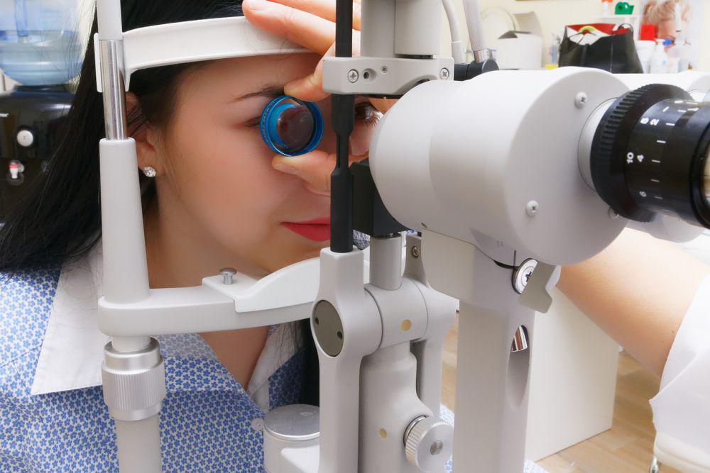 Cegah Risiko Iritasi, Yuk Mengenal Teknologi Hydroloc pada Softlens
