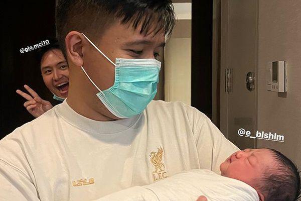 Istri Joshua Suherman, Clairine Clay, Melahirkan Anak Pertama
