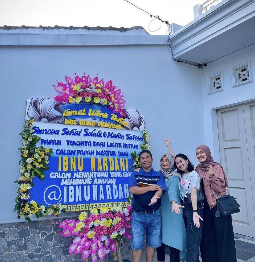 potret kenangan Lalita Hutami dan ayahnya (Instagram.com/litahutami)