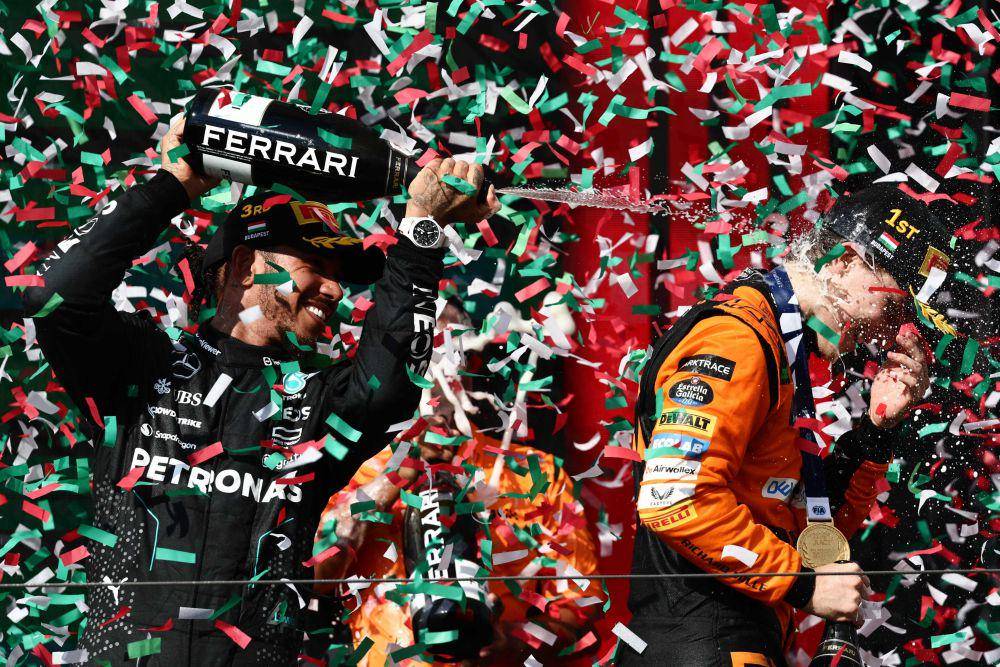 Lewis Hamilton dan Oscar Piastri di atas podium GP Hungaria 2024. (twitter.com/F1)
