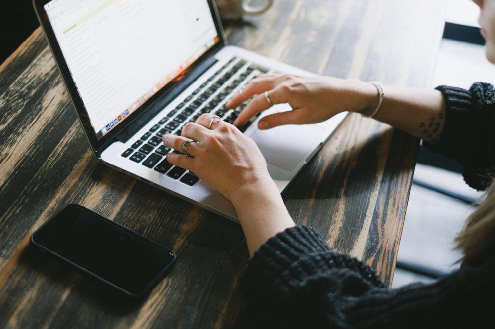 5 Tips Memilih Waktu Tepat untuk Mengirim Lamaran Kerja via Email